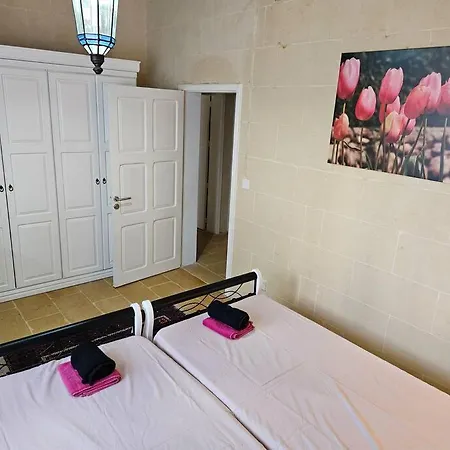 Unique In The Heart Of Gozo - בית נופש *